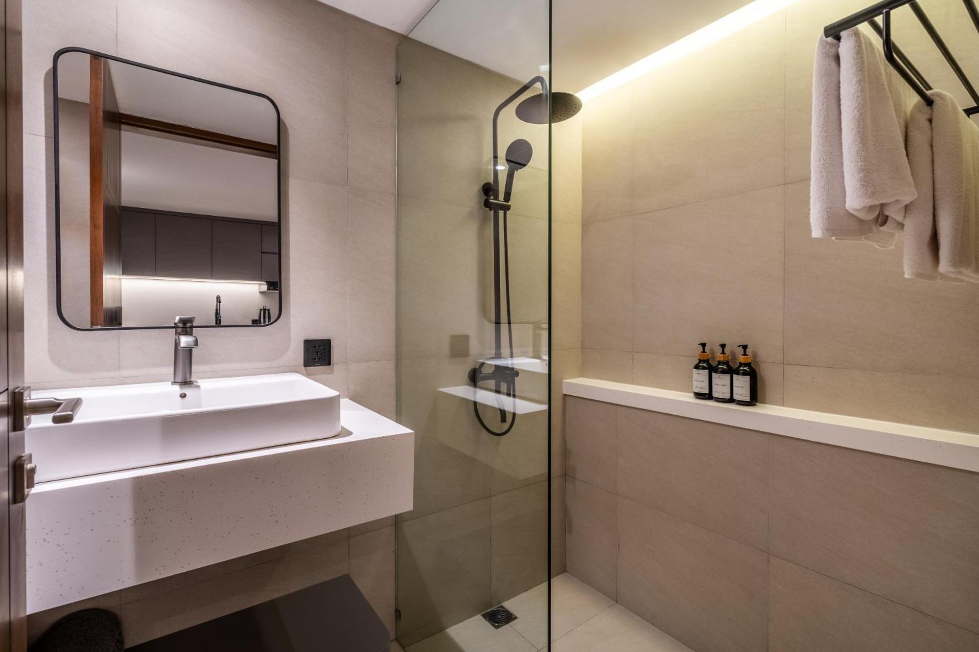 The R Apartments Pererenan 坎古 外观 照片